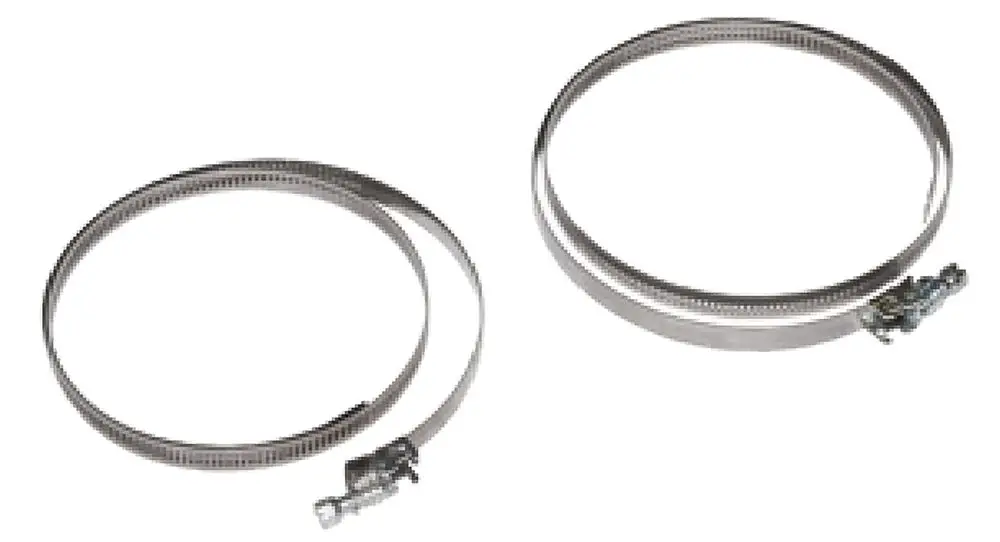 Zwei Befestigungsschellen aus einem Metallmaterial, geeignet für die Montage, mit einer Remeha-typischen Konstruktion.